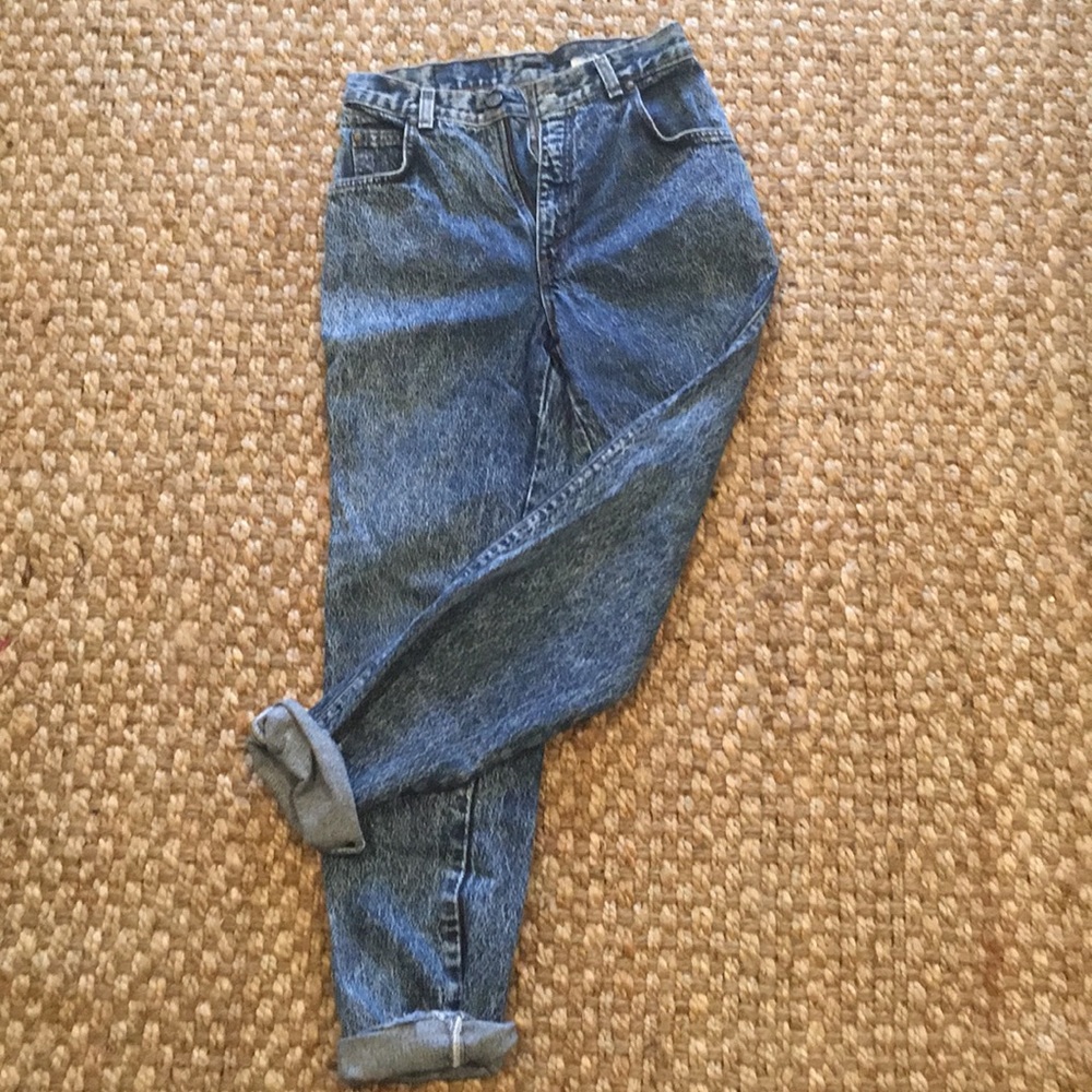 Vintage Levi’s size 9 ( fits 25) acid wash